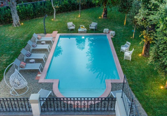 Villa a Lucca - Villa Buonamici, a Luxury Villa with Pool in a walking distance from Lucca