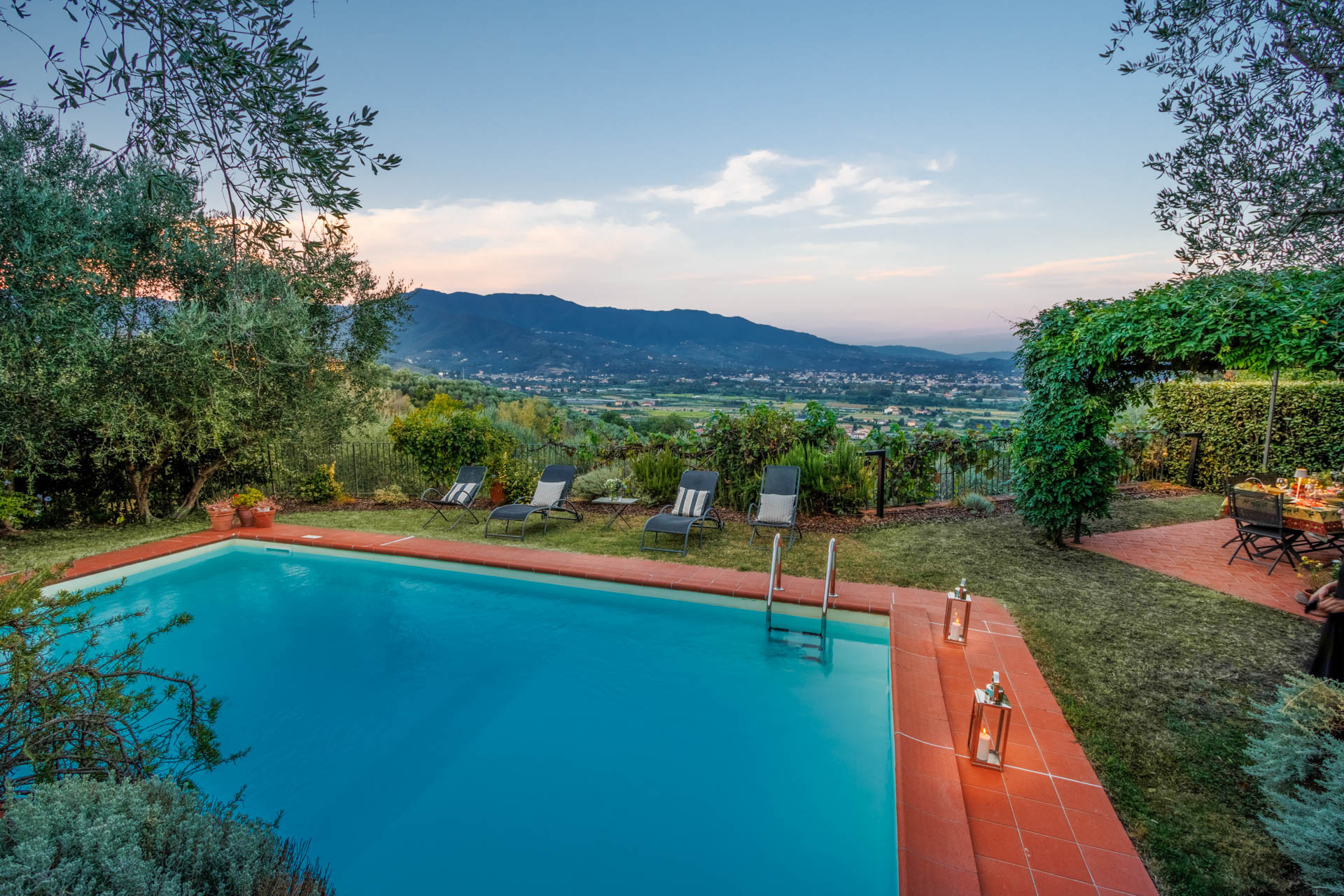 Villa a Lucca - Villa Debby, 2 bedrooms Farmhouse with Pool on the Hills of Lucca