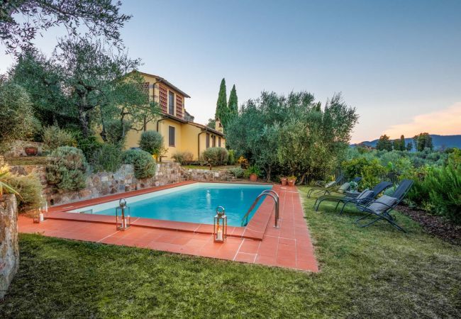 Villa a Lucca - Villa Debby, 2 bedrooms Farmhouse with Pool on the Hills of Lucca