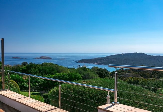 Villa a Porto Cervo - Villa Wave - raffinata villa con piscina e vista sul Pevero