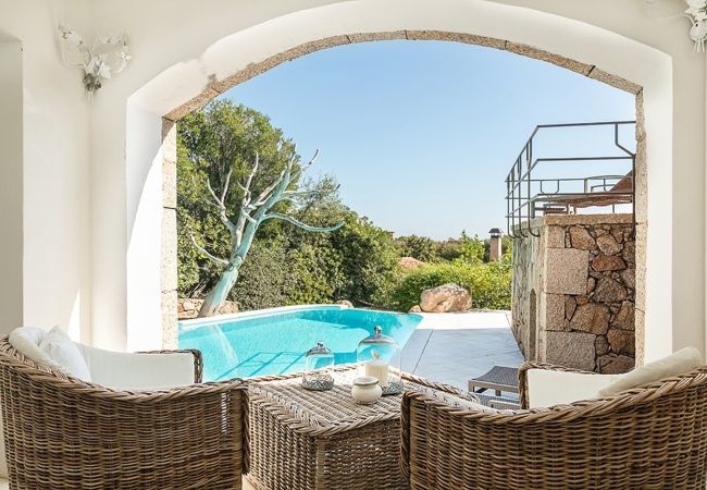 Villa a Porto Cervo - Villa Wave - raffinata villa con piscina e vista sul Pevero