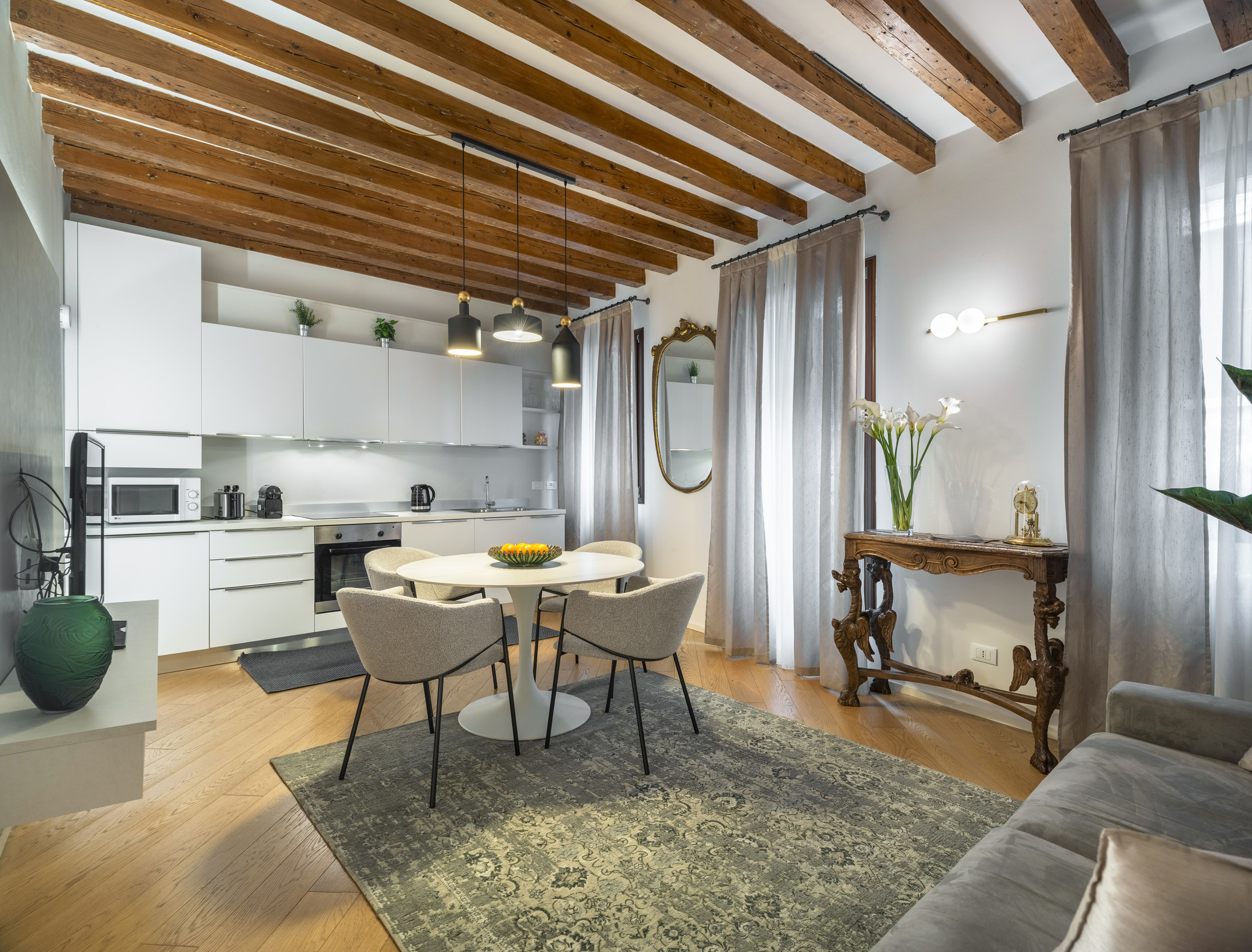  a Venezia - Ca' Venier Apartment with Balcony R&R