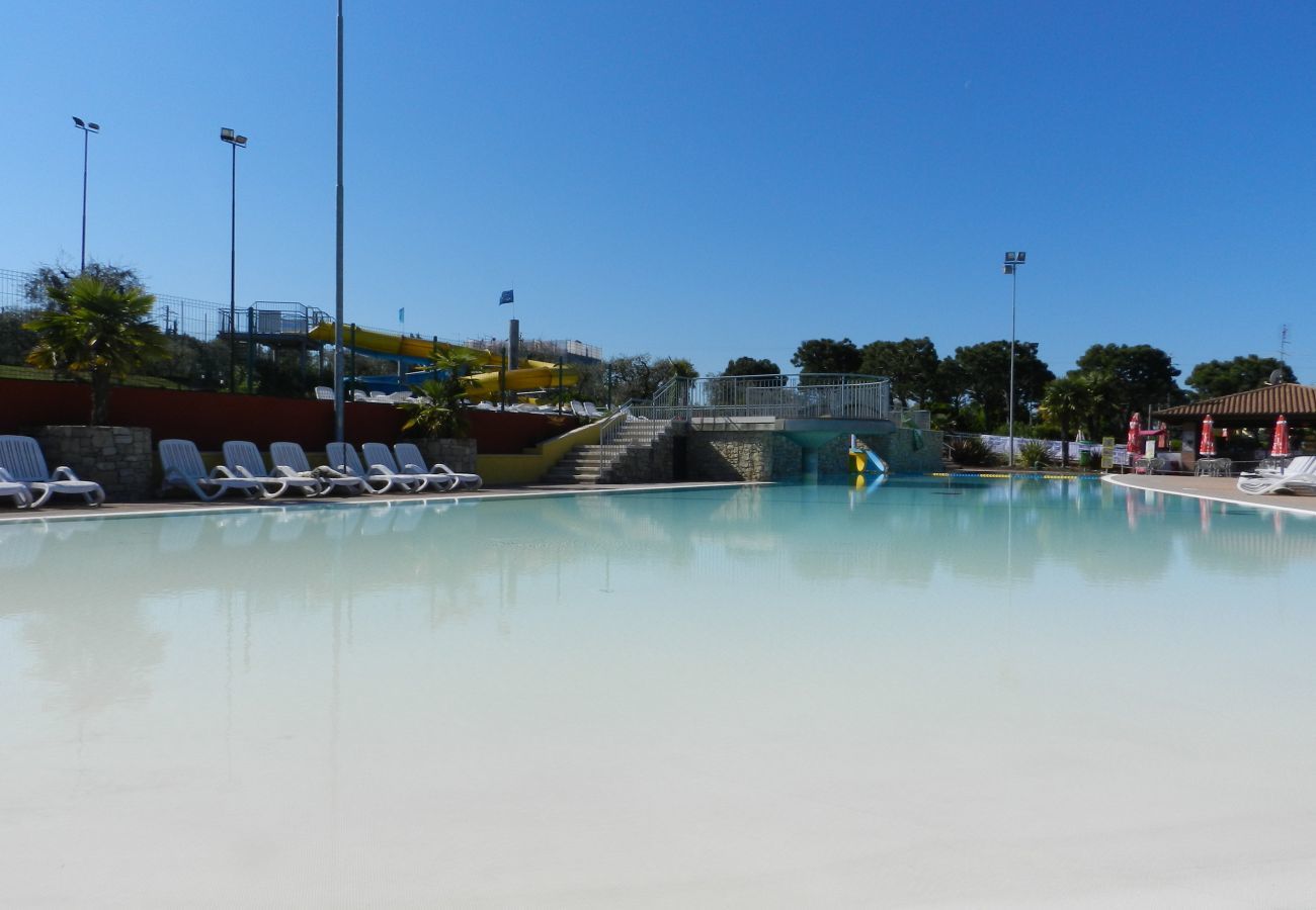 Appartamento a Lazise - Regarda - trilocale Rosa Canina 8 con ingresso al campeggio Park delle Rose e alla spiaggia