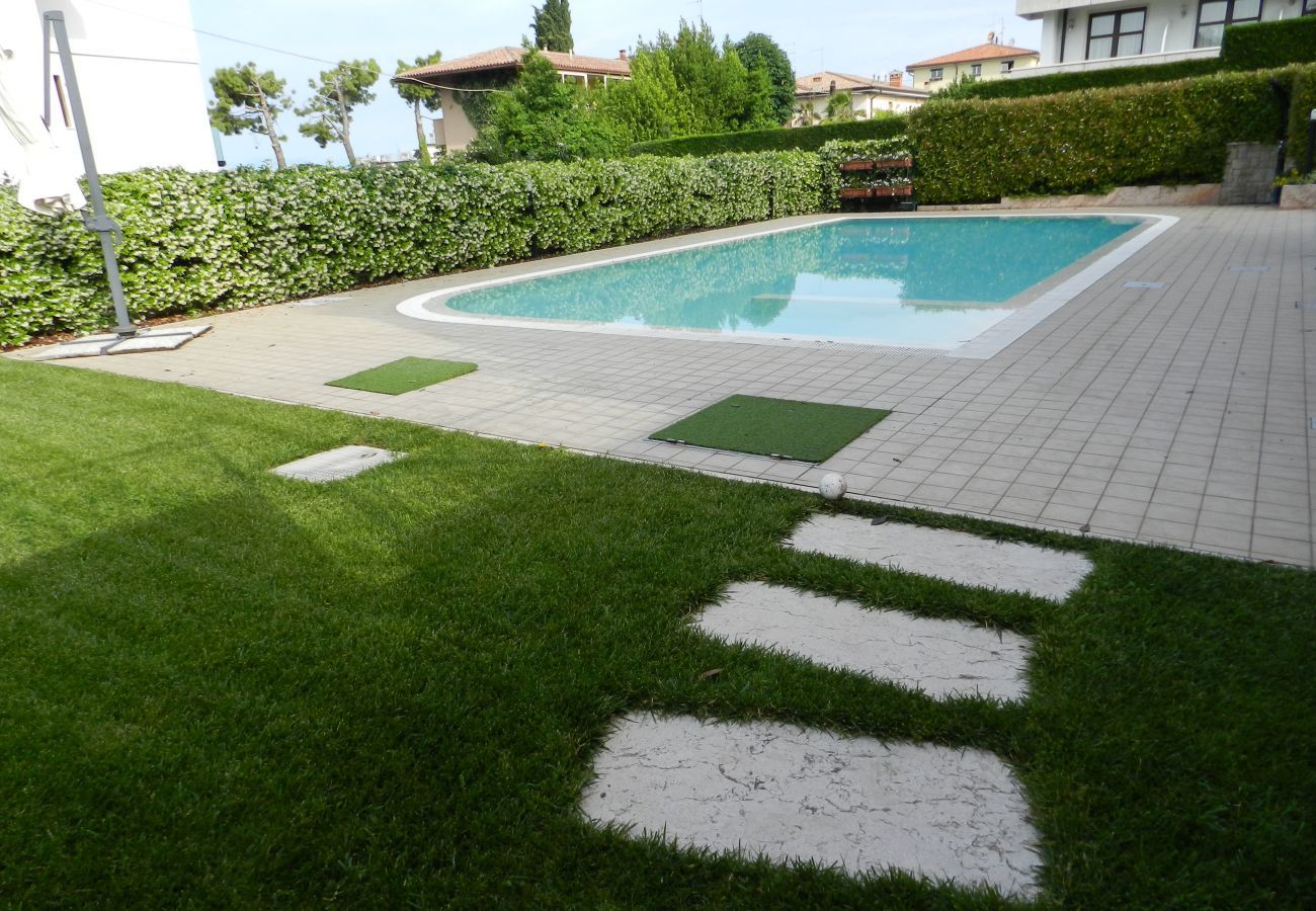 Appartamento a Lazise - Regarda - moderno trilocale Promenade a Lazise con giardino e piscina