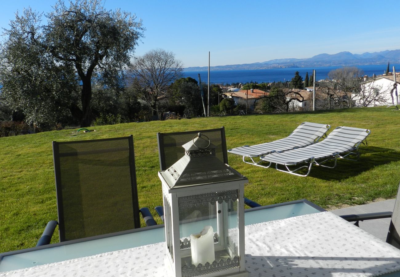 Villa a Bardolino - Regarda - Villa Alba a Bardolino con vista lago, garage, wifi e giardino privato