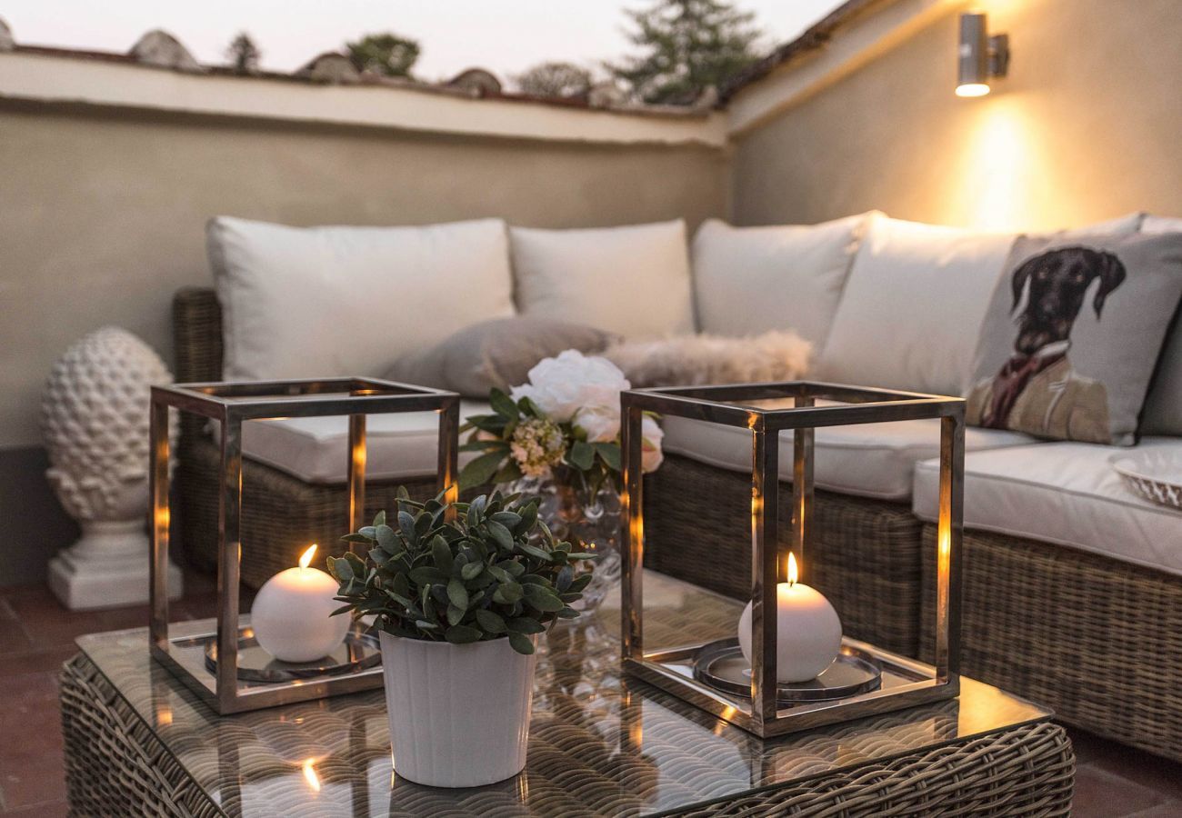 Appartamento a Lucca - Casa Laura, a Terrace above Lucca