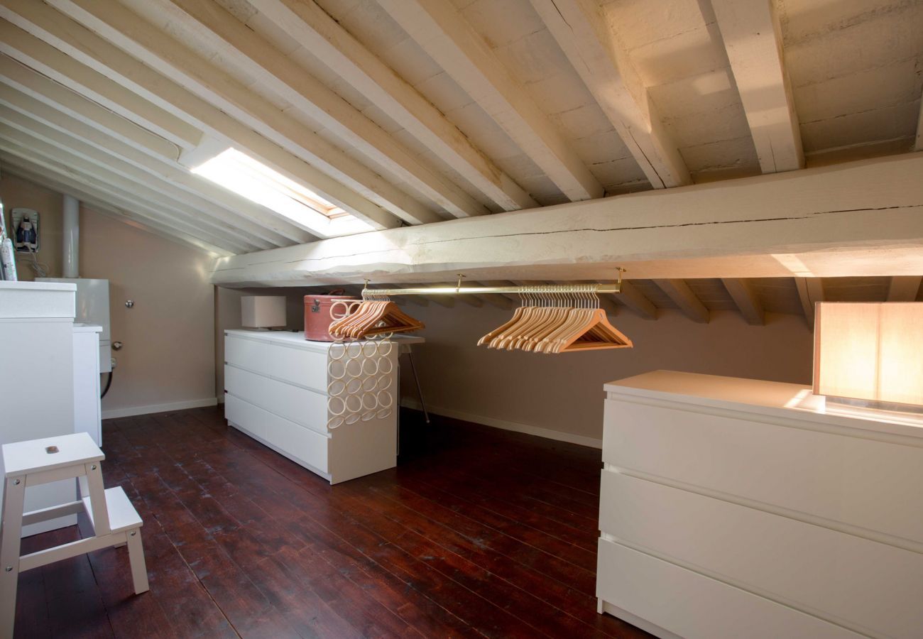 Appartamento a Lucca - Casa Laura, a Terrace above Lucca