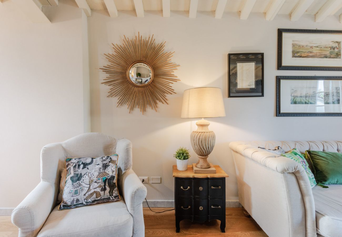 Appartamento a Lucca - Casa Laura, a Terrace above Lucca