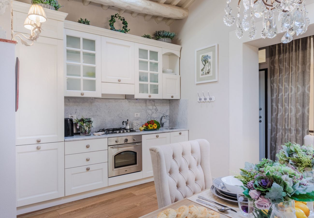 Appartamento a Lucca - Casa Laura, a Terrace above Lucca