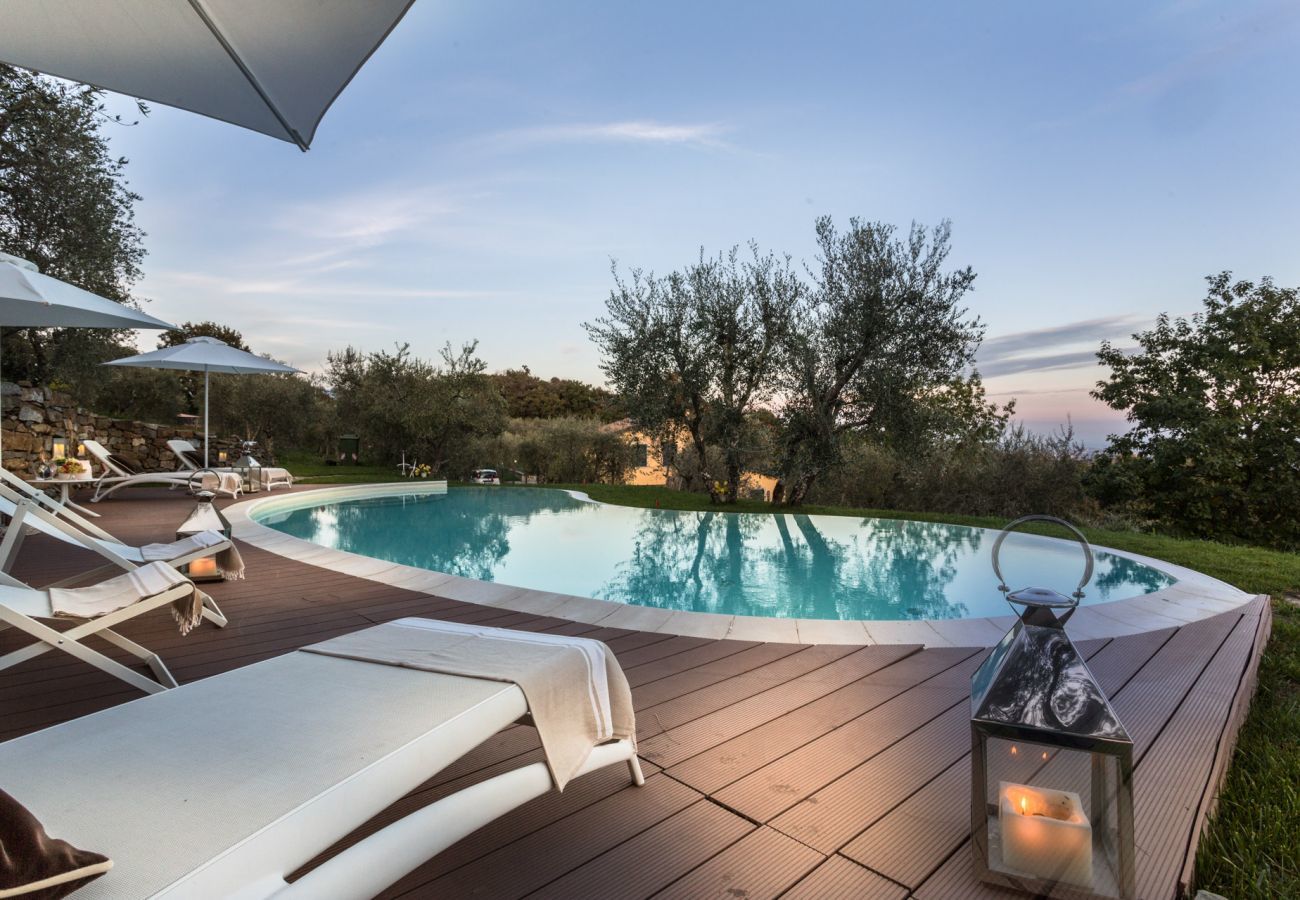 Villa a Lucca -  Panoramic 4 Bedrooms Farmhouse with Private Pool in Lucca close to Town Centre