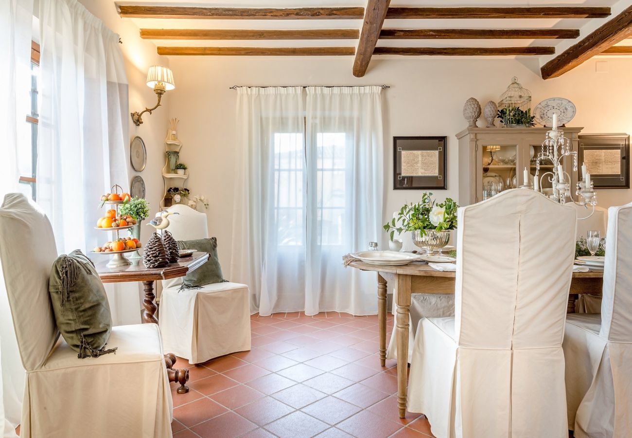 Villa a Lucca -  Panoramic 4 Bedrooms Farmhouse with Private Pool in Lucca close to Town Centre