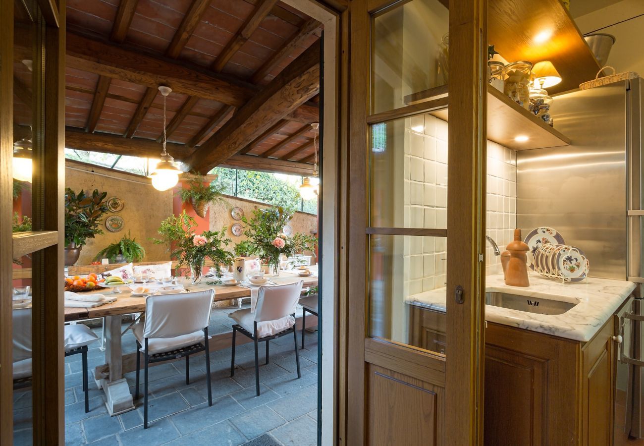 Villa a Lucca -  Panoramic 4 Bedrooms Farmhouse with Private Pool in Lucca close to Town Centre