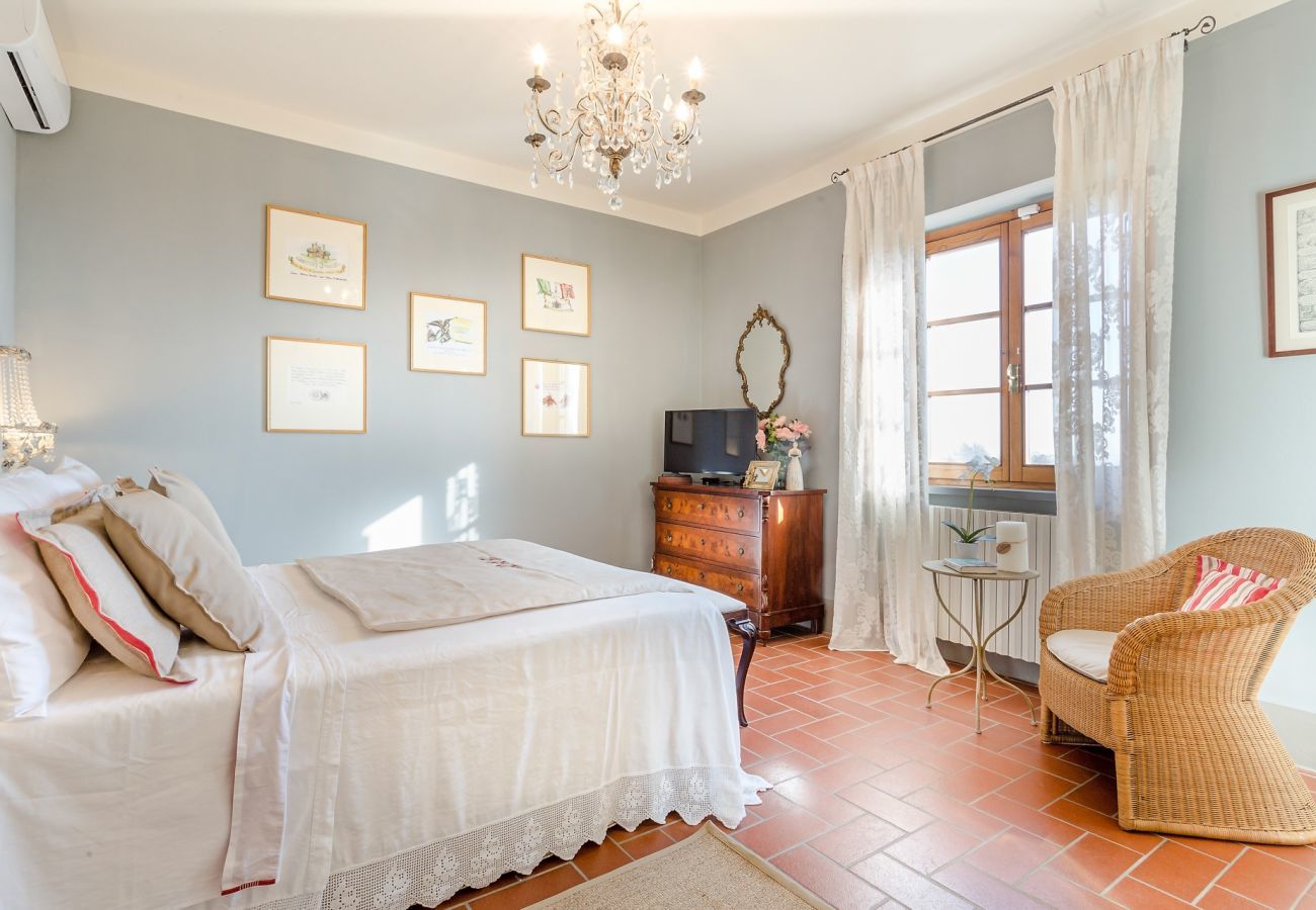 Villa a Lucca -  Panoramic 4 Bedrooms Farmhouse with Private Pool in Lucca close to Town Centre