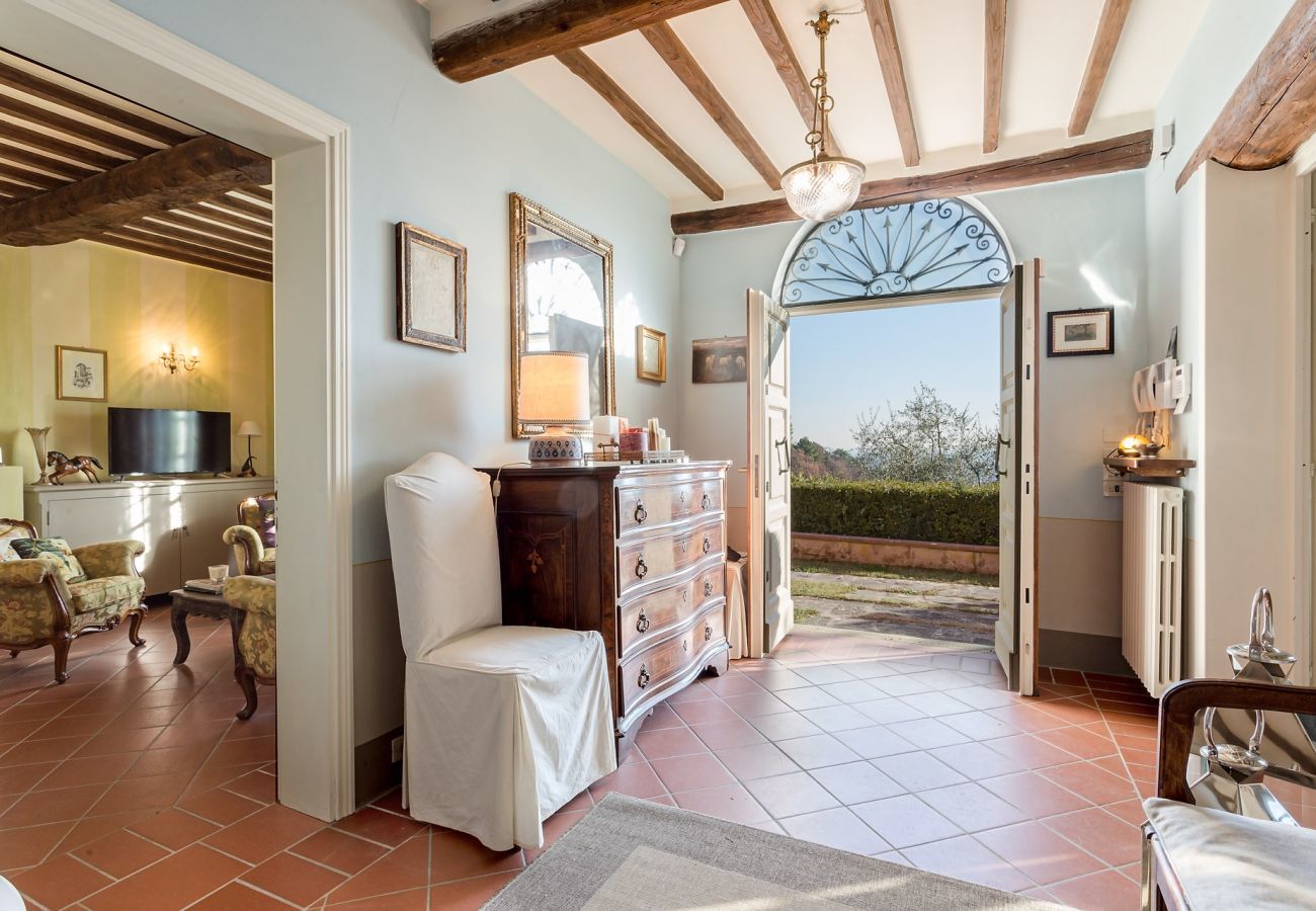 Villa a Lucca -  Panoramic 4 Bedrooms Farmhouse with Private Pool in Lucca close to Town Centre