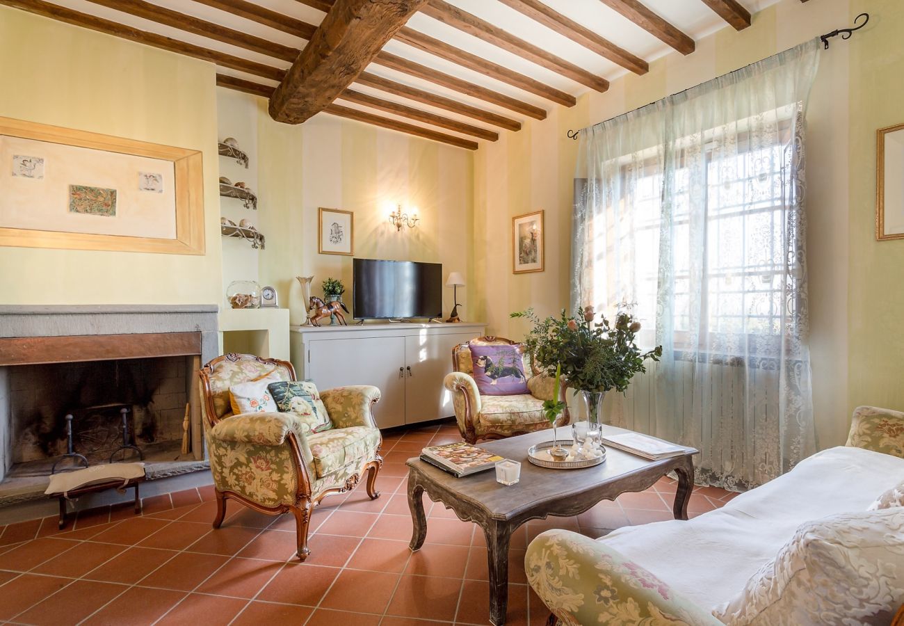 Villa a Lucca -  Panoramic 4 Bedrooms Farmhouse with Private Pool in Lucca close to Town Centre