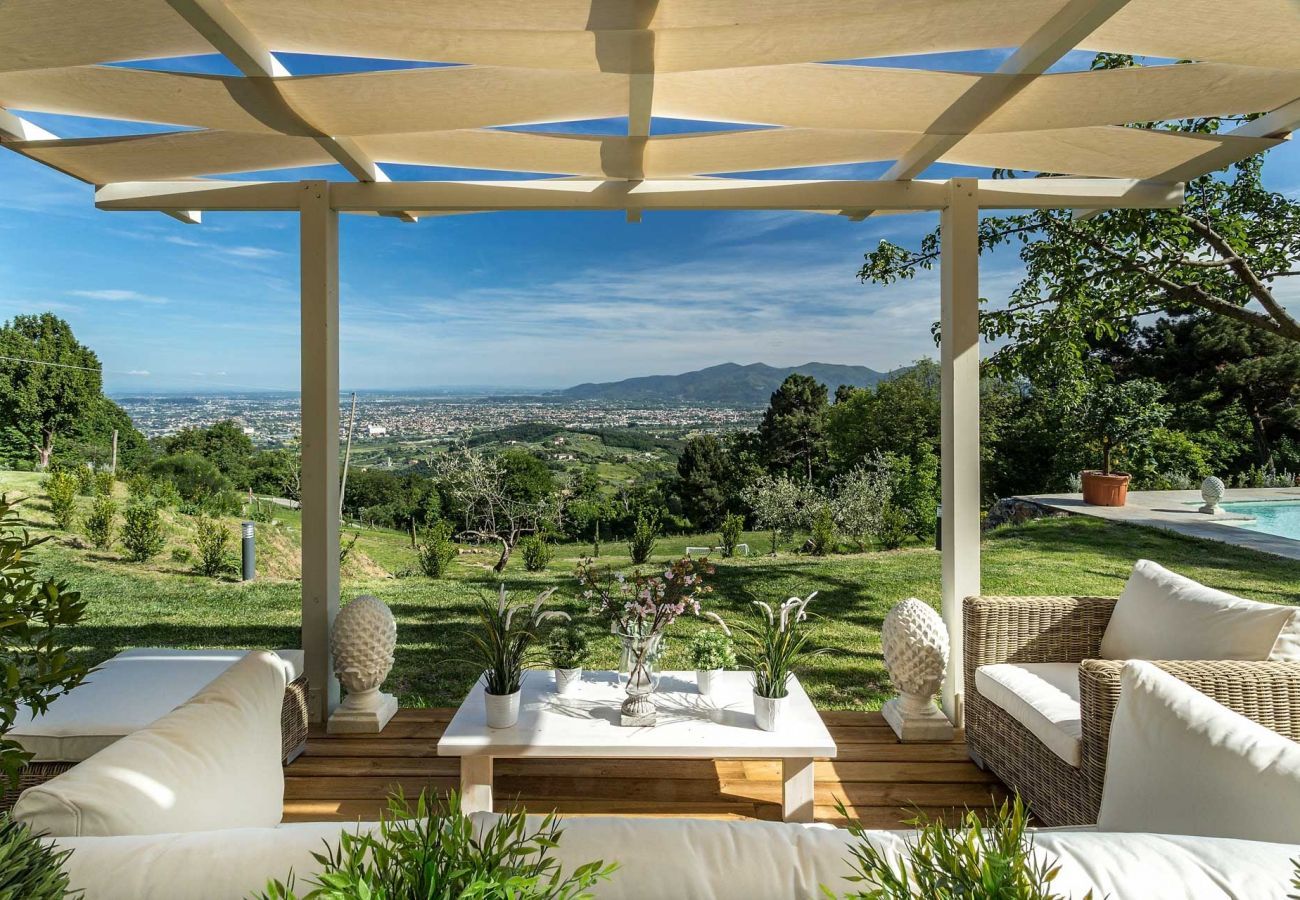 Villa a San Concordio di Moriano -  Agriturismo panoramico appartato con piscina privata, aria condizionata, immerso nella natura!