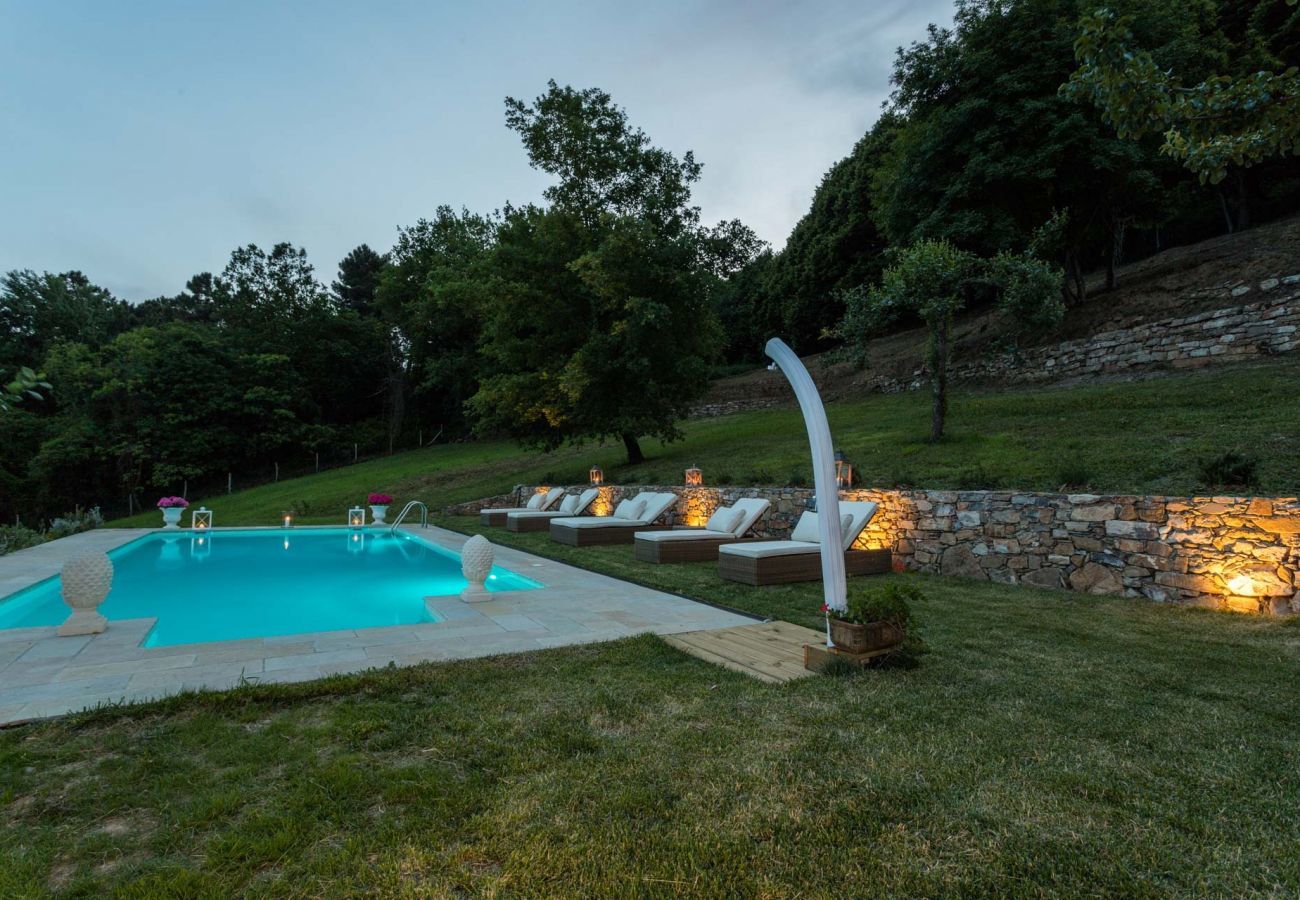 Villa a San Concordio di Moriano -  Agriturismo panoramico appartato con piscina privata, aria condizionata, immerso nella natura!