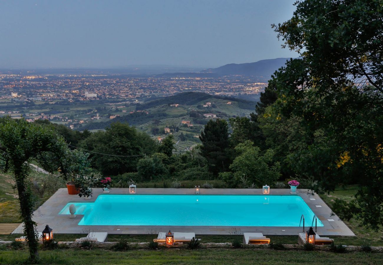 Villa a San Concordio di Moriano -  Agriturismo panoramico appartato con piscina privata, aria condizionata, immerso nella natura!