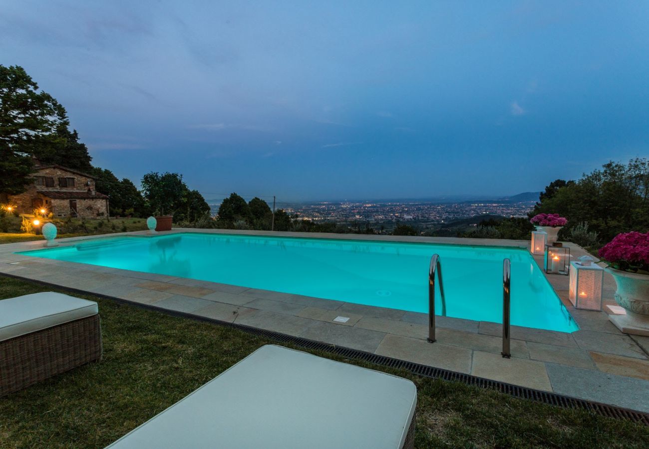 Villa a San Concordio di Moriano -  Agriturismo panoramico appartato con piscina privata, aria condizionata, immerso nella natura!