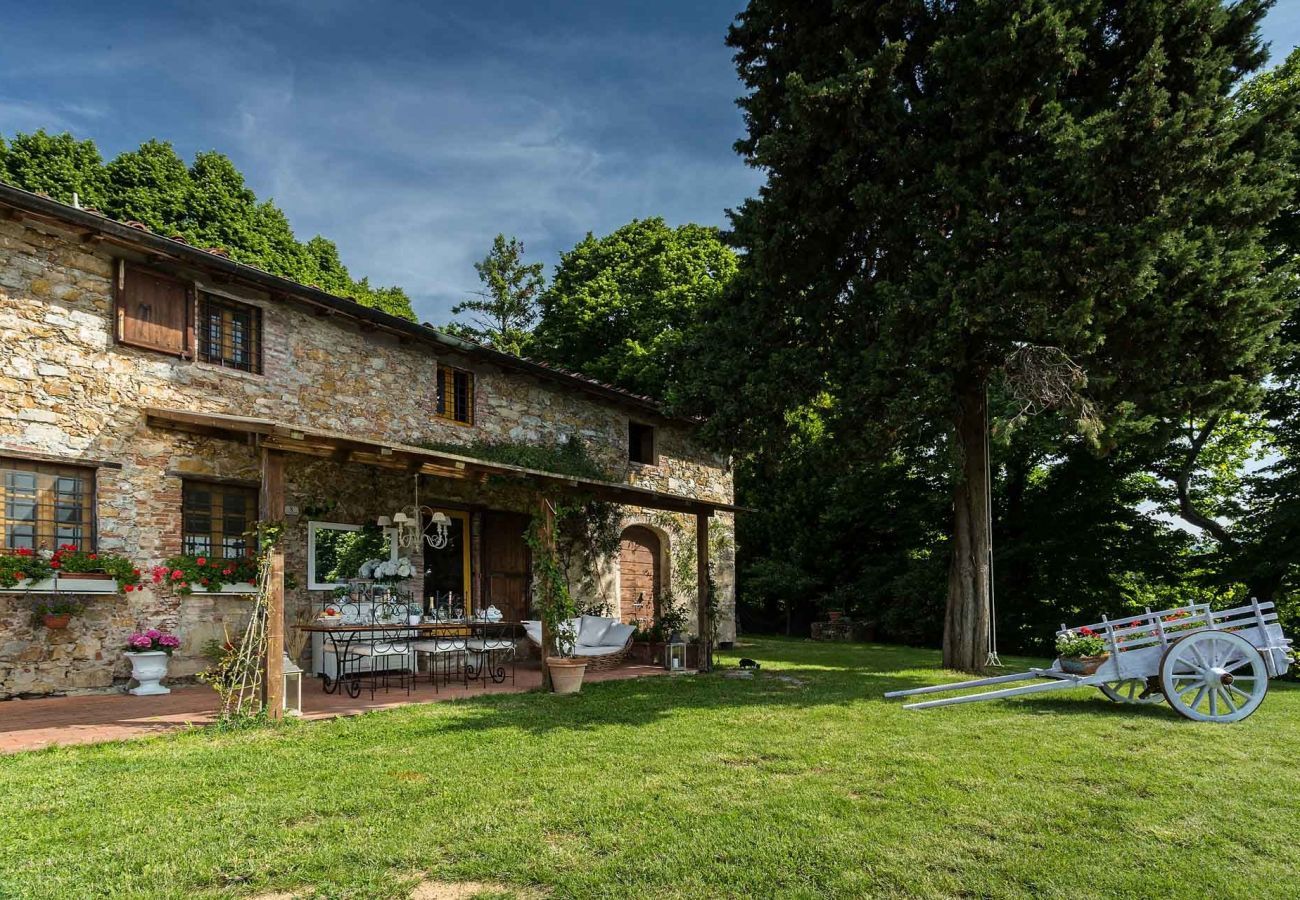 Villa a San Concordio di Moriano -  Agriturismo panoramico appartato con piscina privata, aria condizionata, immerso nella natura!