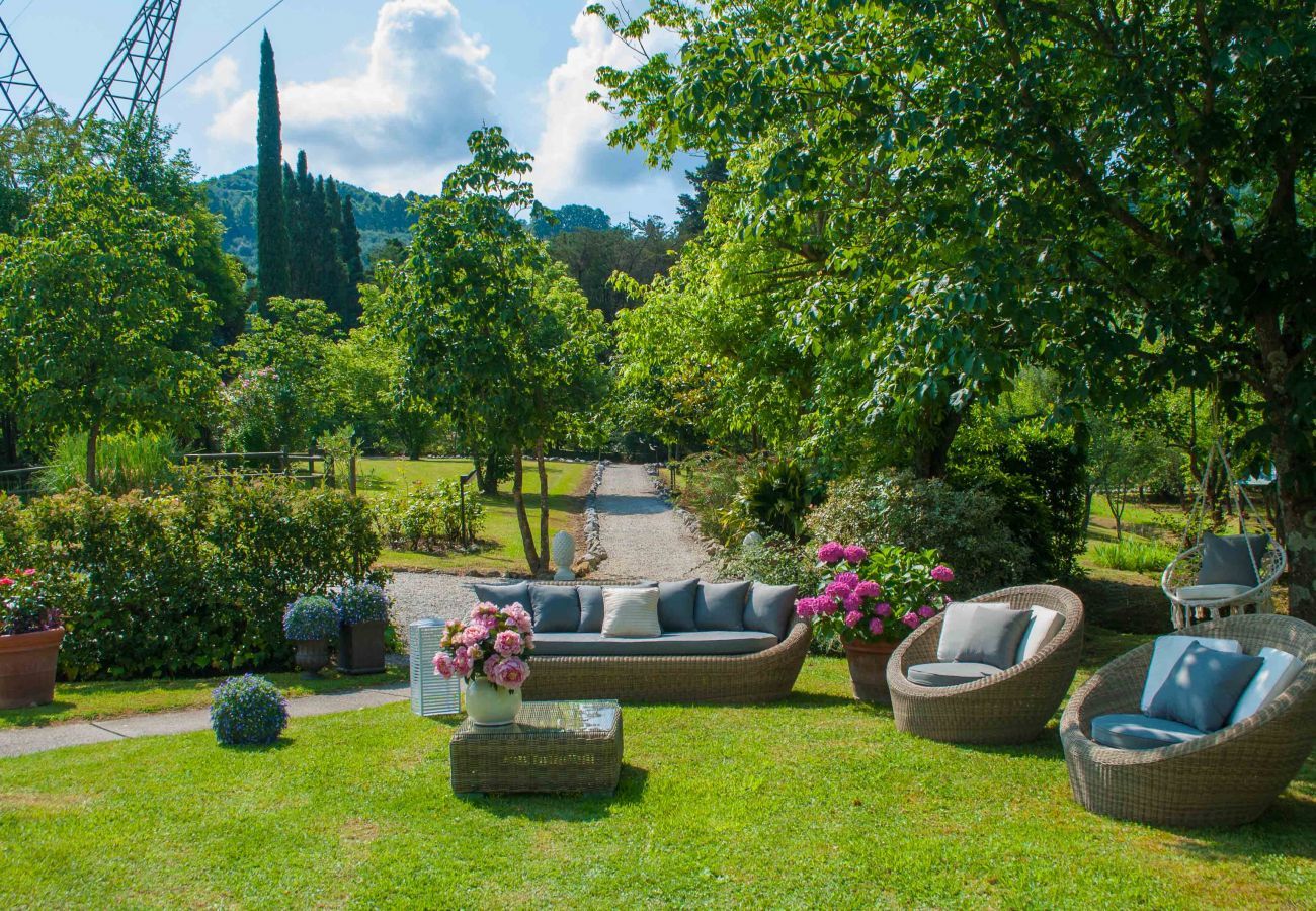 Villa a Camaiore - BICOCCHE FARMHOUSE: Country Stone Villa with Pool in Camaiore between Lucca & Beaches of Versilia