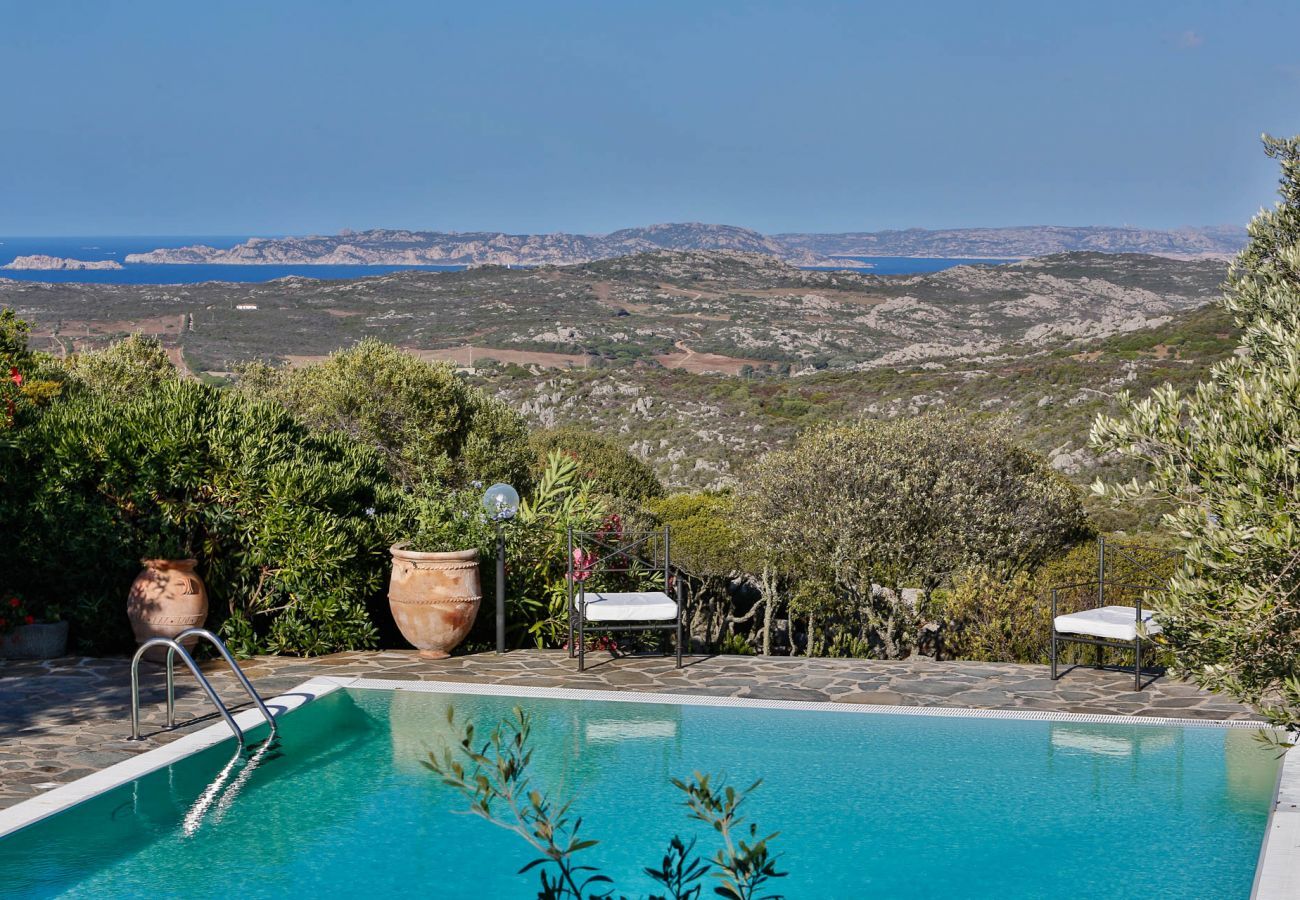 Villa a Santa Teresa Gallura - VILLA FRANCESCA with Private Infinity Pool View over La Maddalena Archipelago