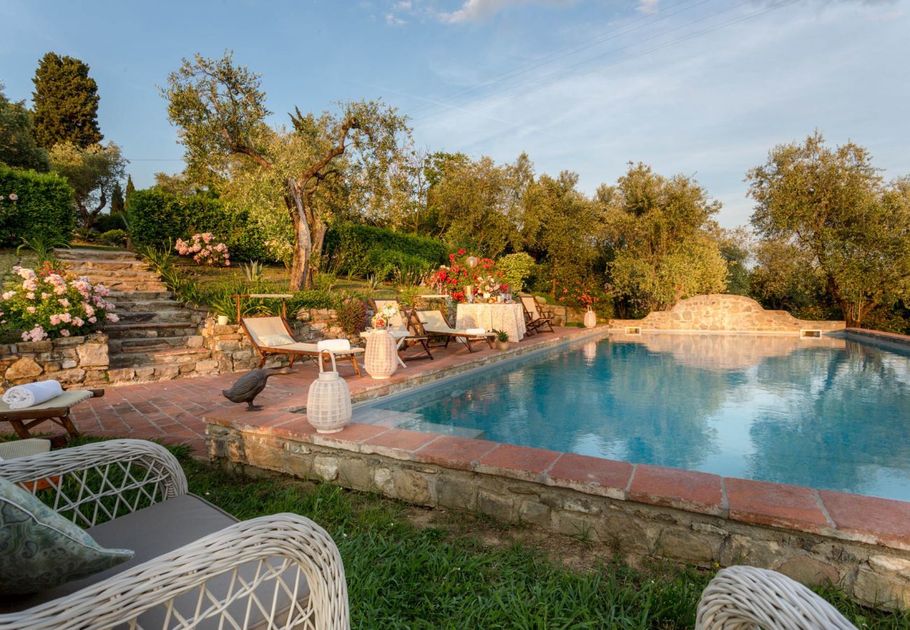 Villa a Capannori - 7 Bedrooms Luxury Farmhouse in LUCCA, Outdoor and Indoor Heated Swimming Pools