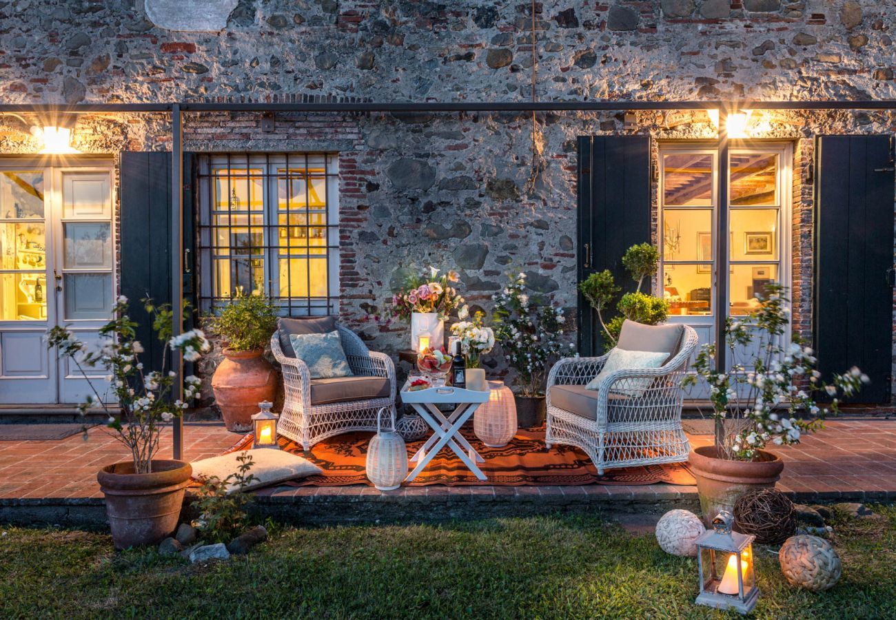 Villa a Capannori - 7 Bedrooms Luxury Farmhouse in LUCCA, Outdoor and Indoor Heated Swimming Pools