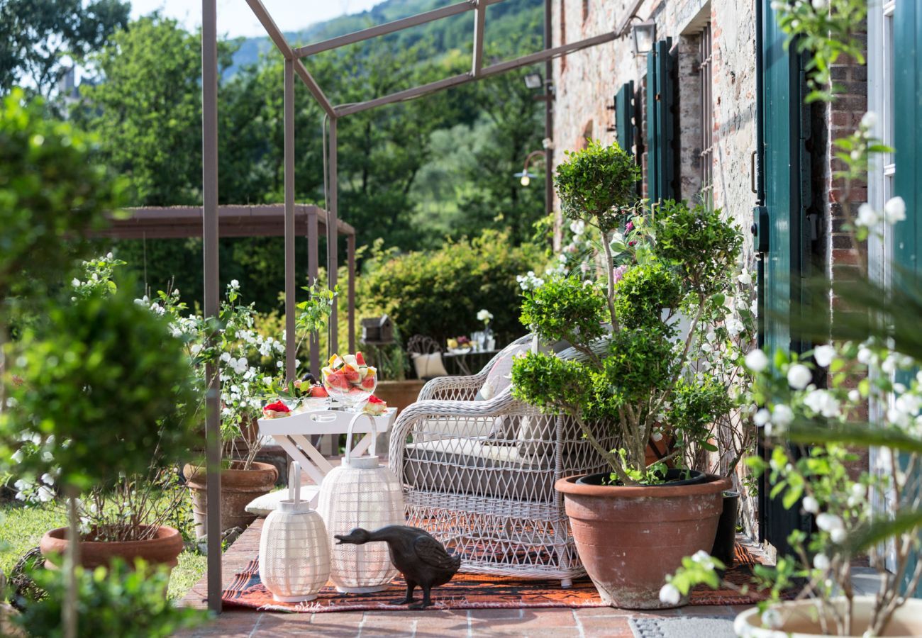 Villa a Capannori - 7 Bedrooms Luxury Farmhouse in LUCCA, Outdoor and Indoor Heated Swimming Pools