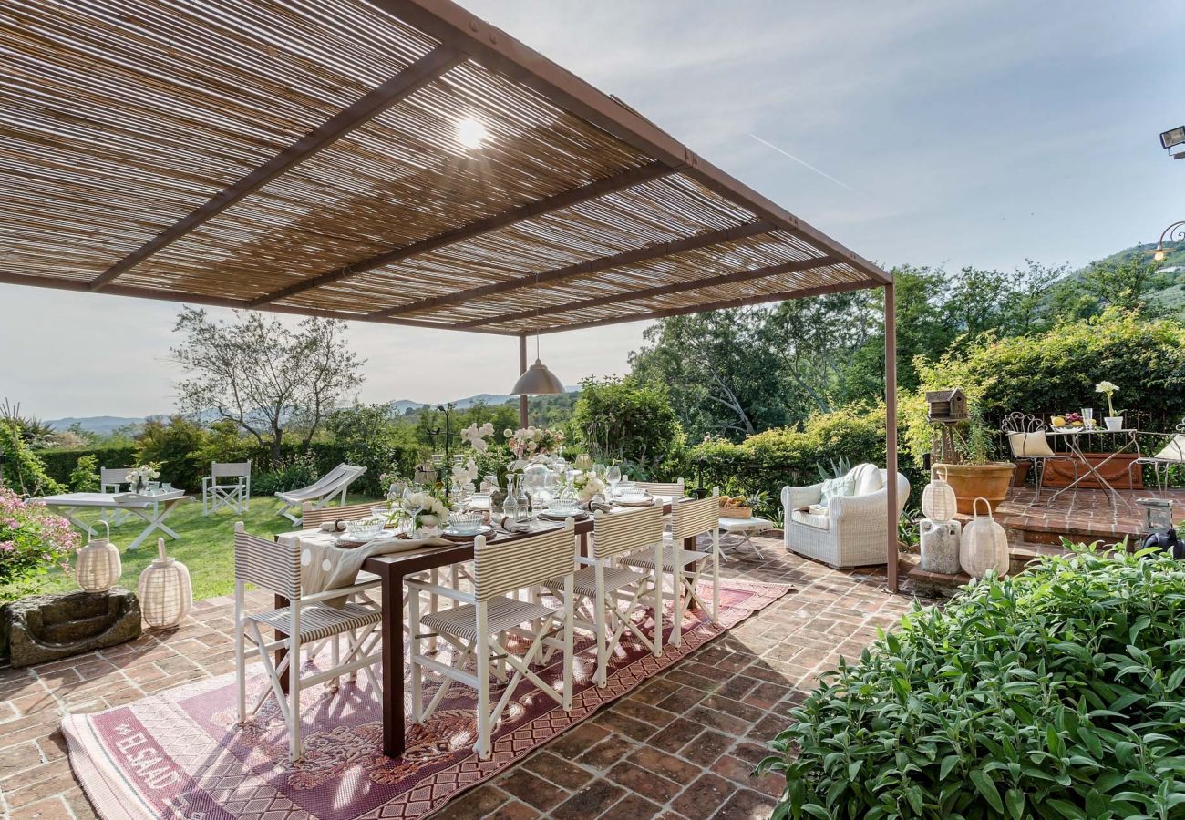 Villa a Capannori - 7 Bedrooms Luxury Farmhouse in LUCCA, Outdoor and Indoor Heated Swimming Pools