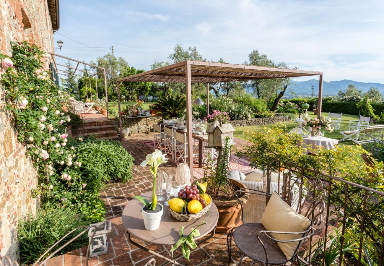 Villa a Capannori - 7 Bedrooms Luxury Farmhouse in LUCCA, Outdoor and Indoor Heated Swimming Pools