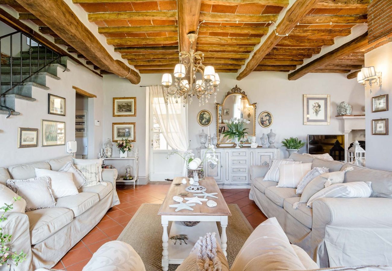 Villa a Capannori - 7 Bedrooms Luxury Farmhouse in LUCCA, Outdoor and Indoor Heated Swimming Pools