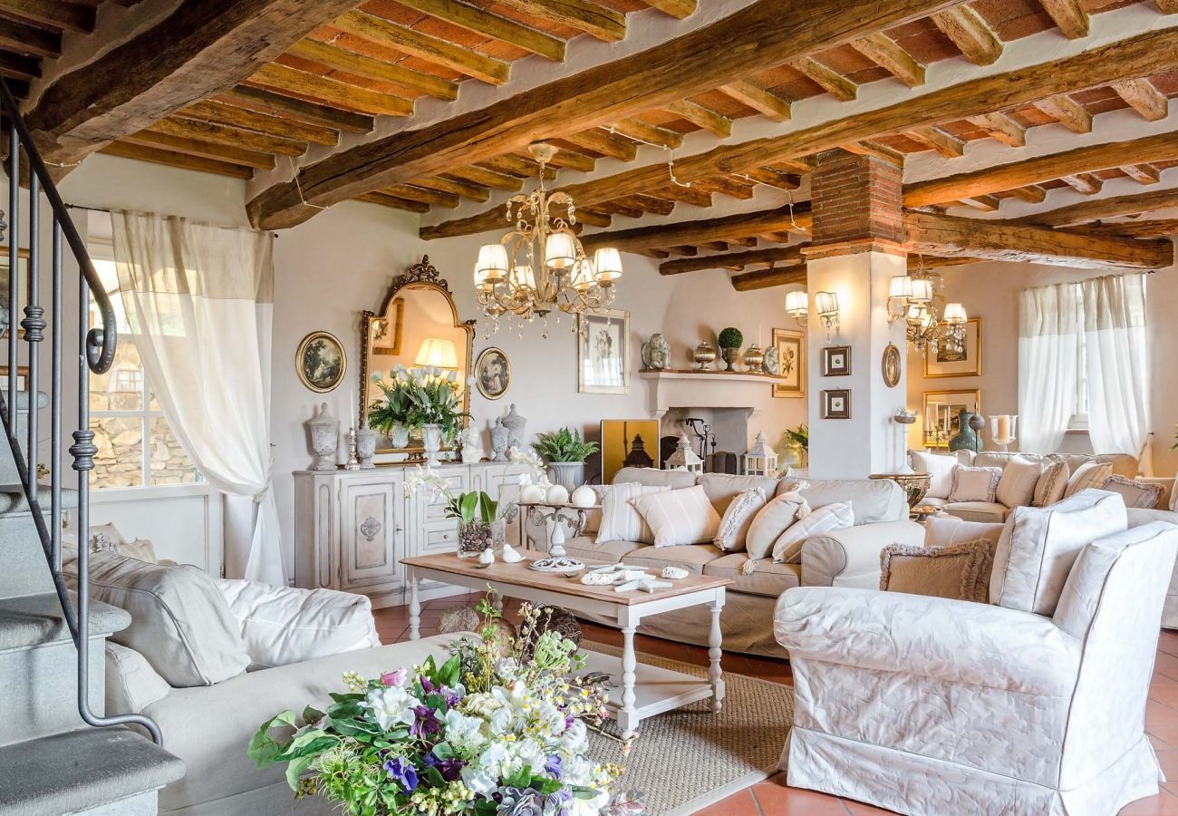 Villa a Capannori - 7 Bedrooms Luxury Farmhouse in LUCCA, Outdoor and Indoor Heated Swimming Pools