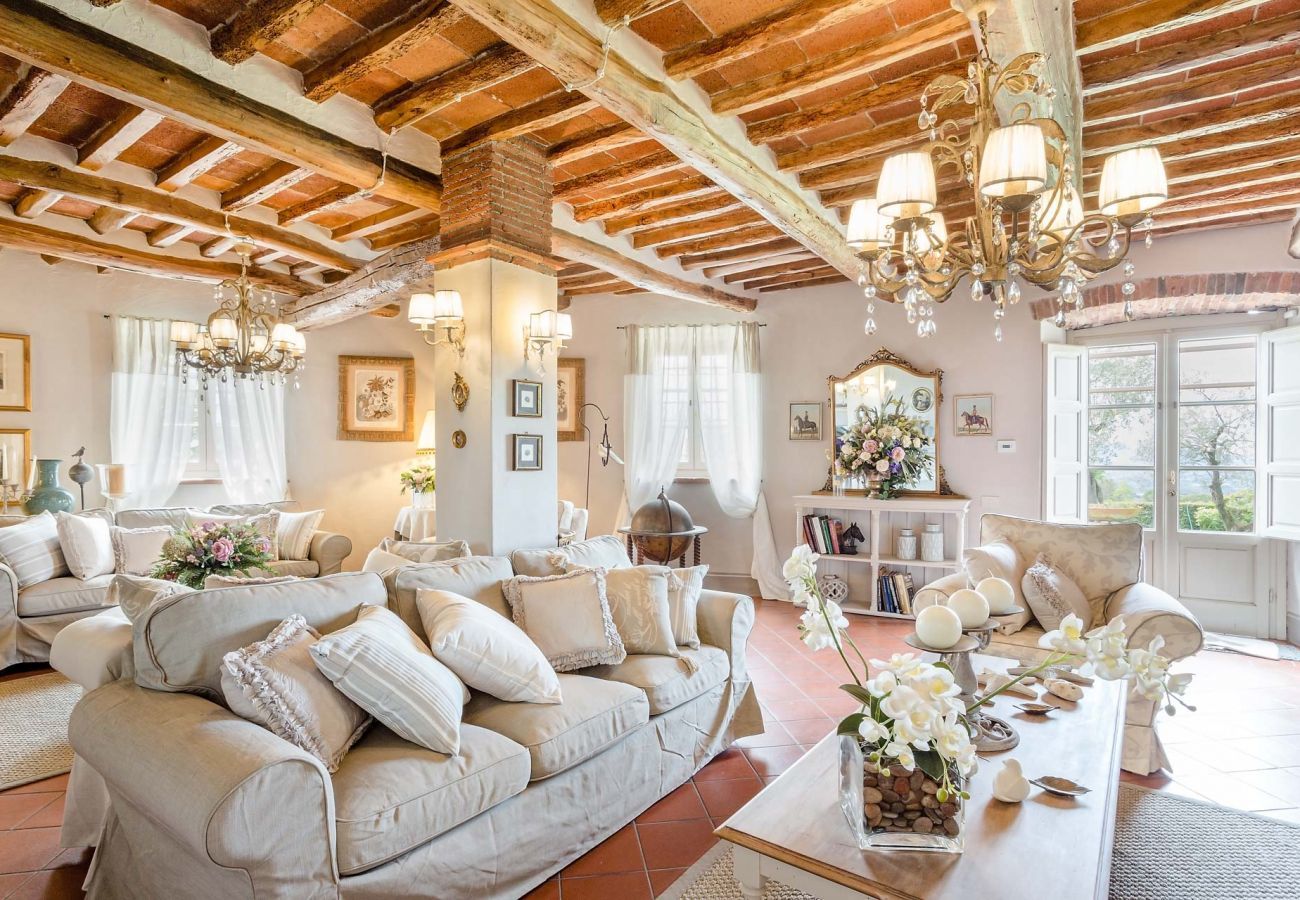 Villa a Capannori - 7 Bedrooms Luxury Farmhouse in LUCCA, Outdoor and Indoor Heated Swimming Pools