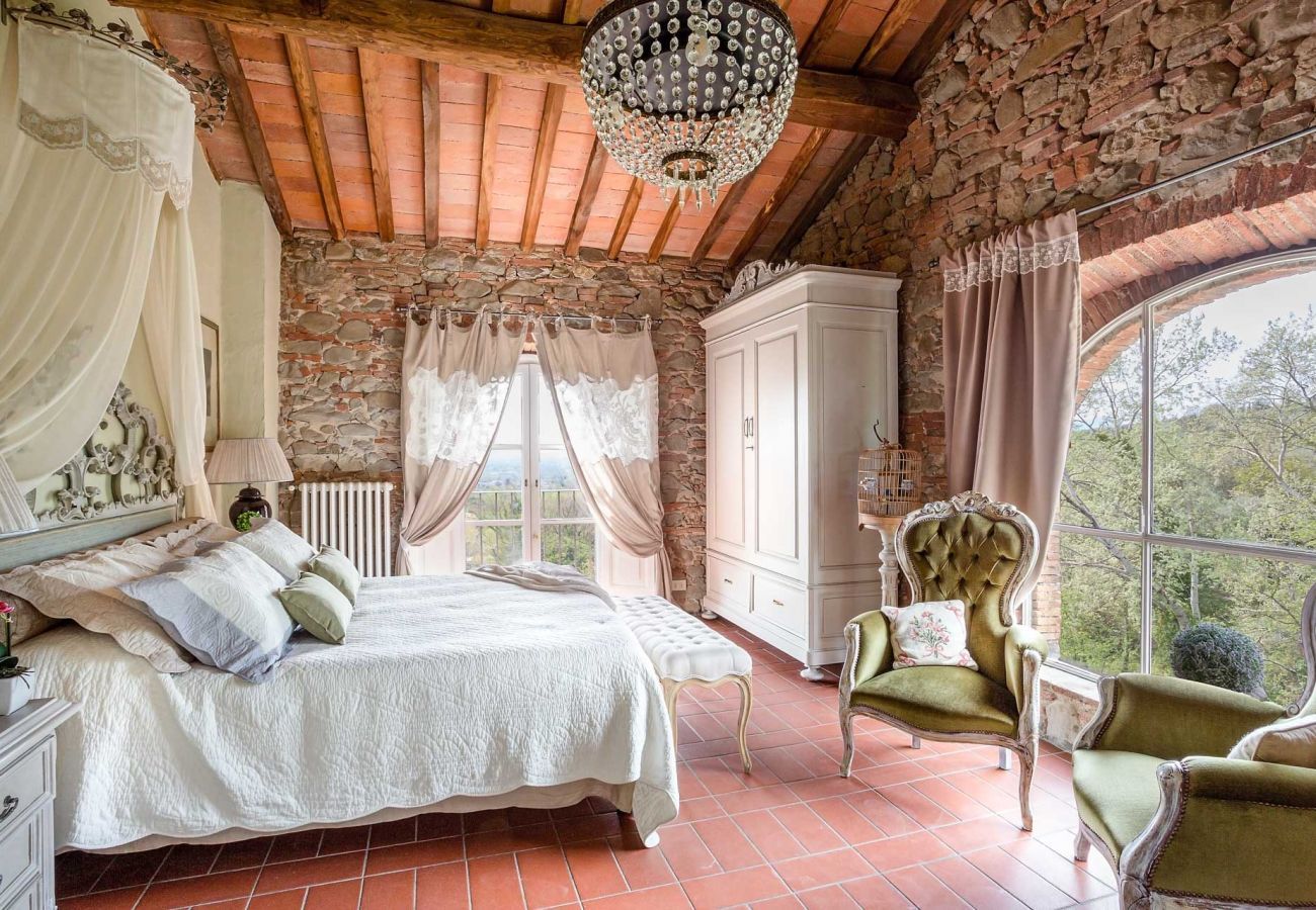 Villa a Capannori - 7 Bedrooms Luxury Farmhouse in LUCCA, Outdoor and Indoor Heated Swimming Pools