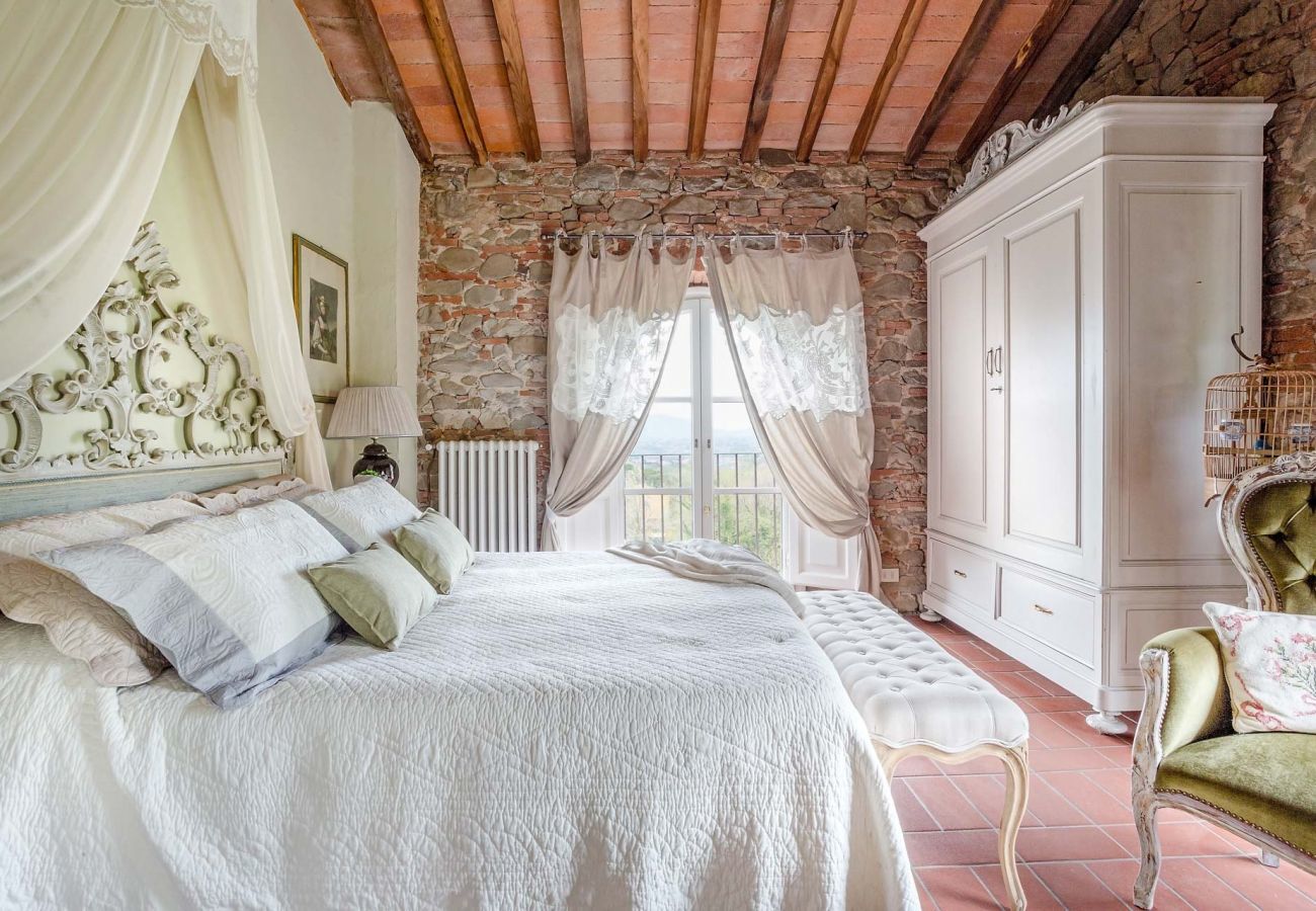 Villa a Capannori - 7 Bedrooms Luxury Farmhouse in LUCCA, Outdoor and Indoor Heated Swimming Pools