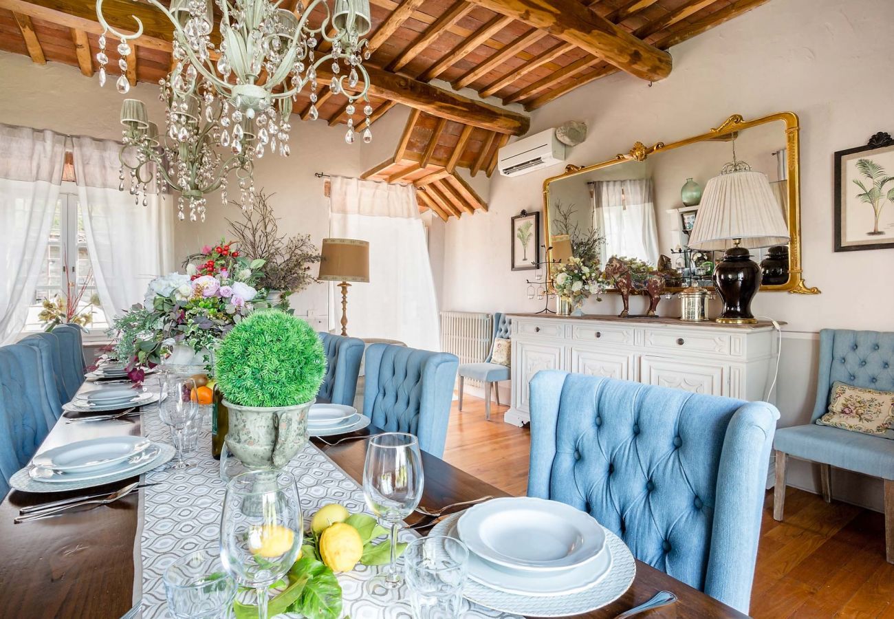 Villa a Capannori - 7 Bedrooms Luxury Farmhouse in LUCCA, Outdoor and Indoor Heated Swimming Pools