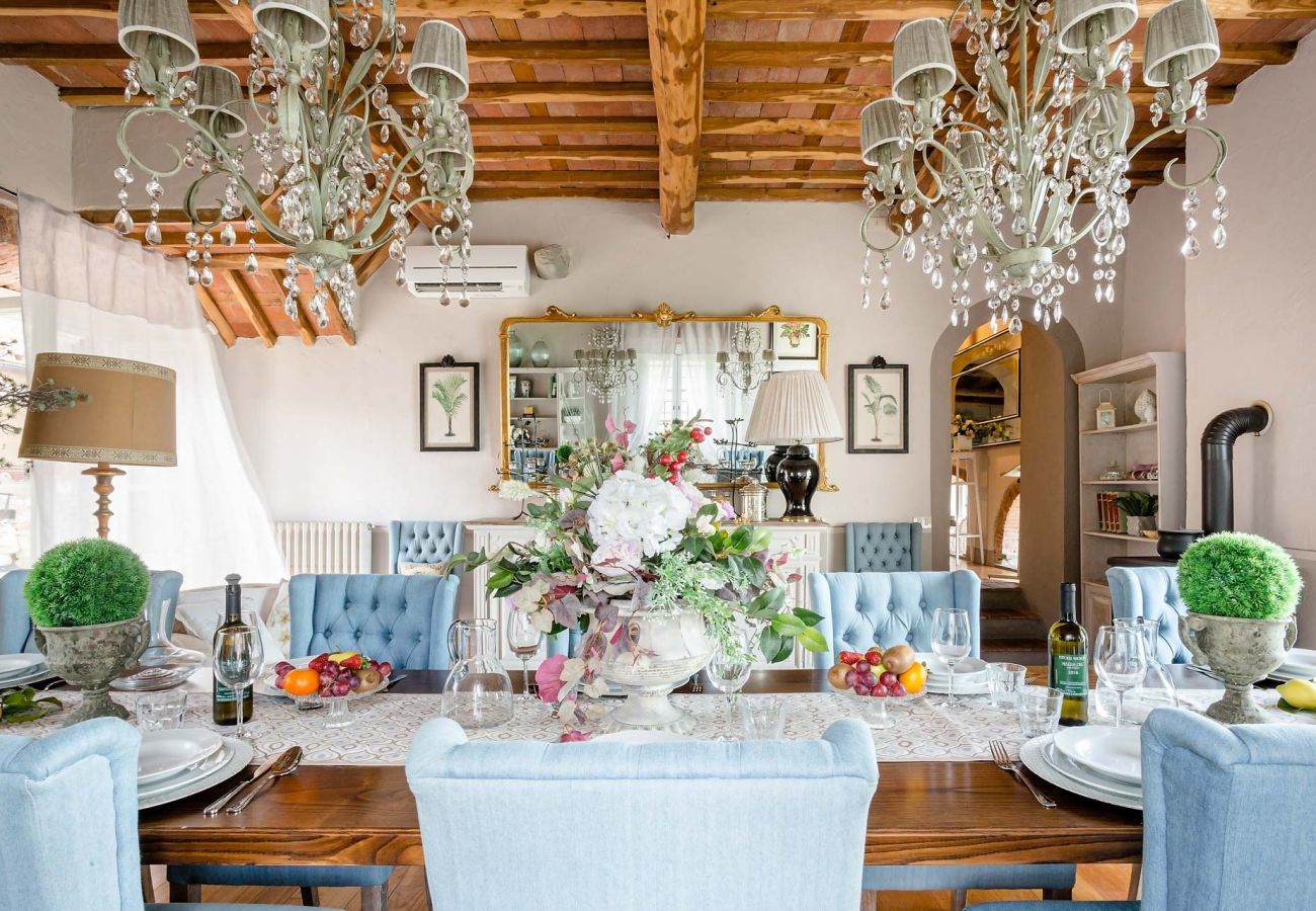 Villa a Capannori - 7 Bedrooms Luxury Farmhouse in LUCCA, Outdoor and Indoor Heated Swimming Pools