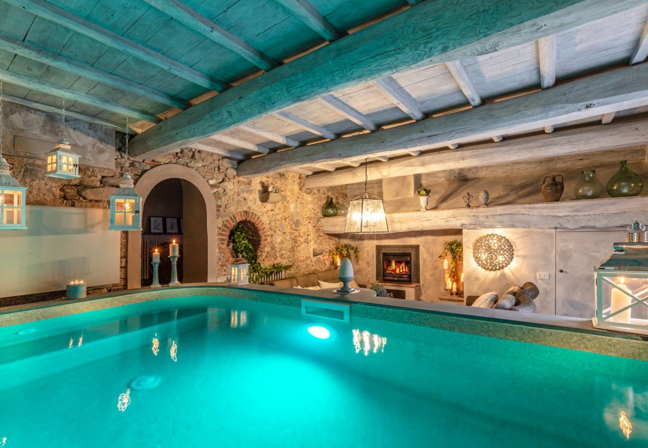 Villa a Capannori - 7 Bedrooms Luxury Farmhouse in LUCCA, Outdoor and Indoor Heated Swimming Pools