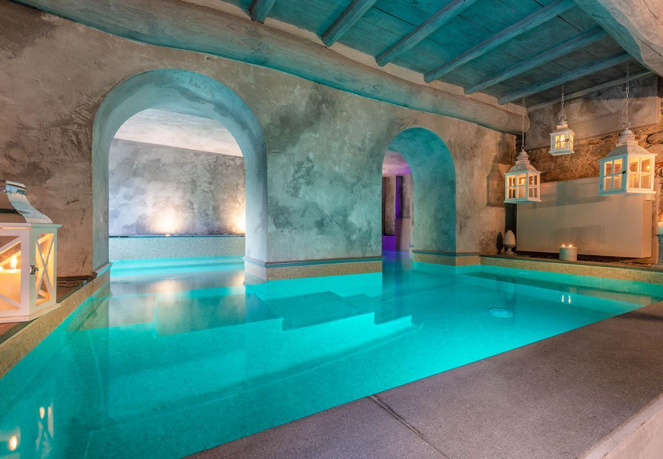 Villa a Capannori - 7 Bedrooms Luxury Farmhouse in LUCCA, Outdoor and Indoor Heated Swimming Pools