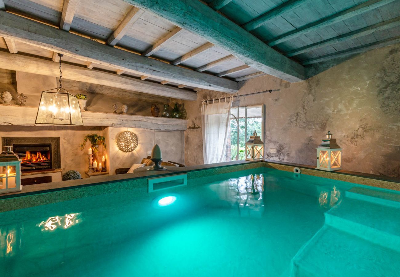 Villa a Capannori - 7 Bedrooms Luxury Farmhouse in LUCCA, Outdoor and Indoor Heated Swimming Pools