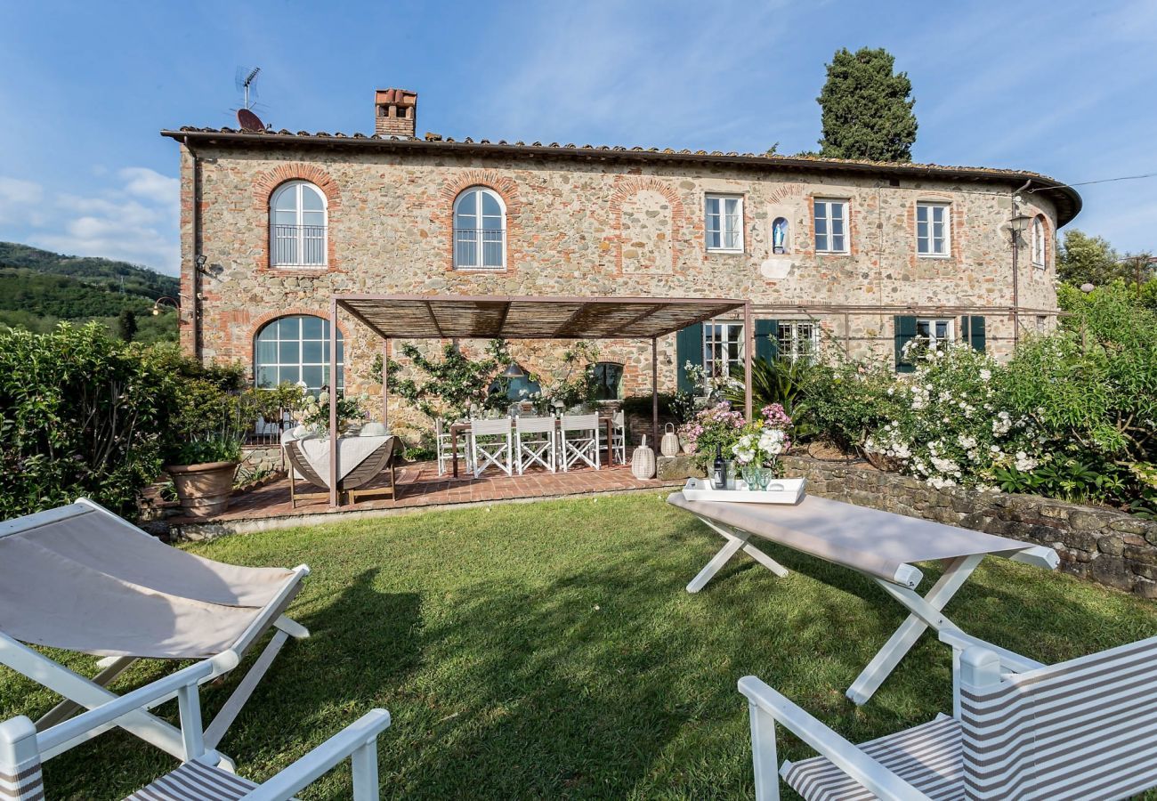 Villa a Capannori - 7 Bedrooms Luxury Farmhouse in LUCCA, Outdoor and Indoor Heated Swimming Pools