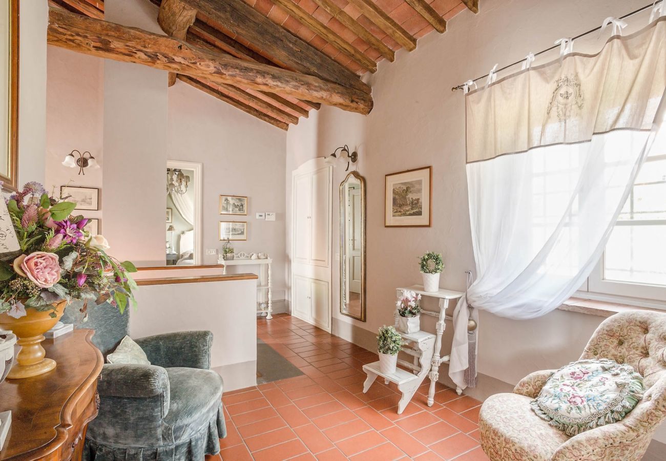 Villa a Capannori - 7 Bedrooms Luxury Farmhouse in LUCCA, Outdoor and Indoor Heated Swimming Pools