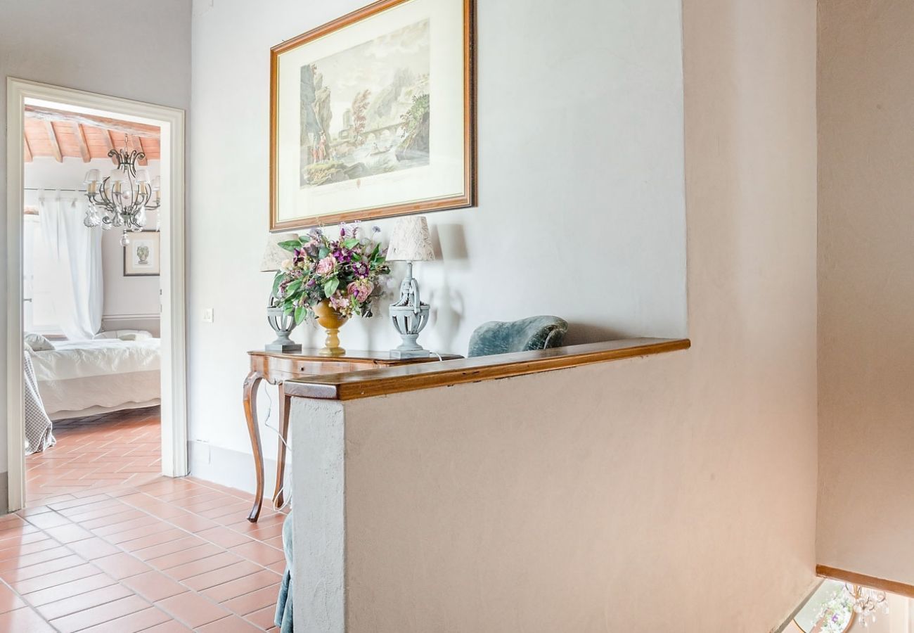 Villa a Capannori - 7 Bedrooms Luxury Farmhouse in LUCCA, Outdoor and Indoor Heated Swimming Pools