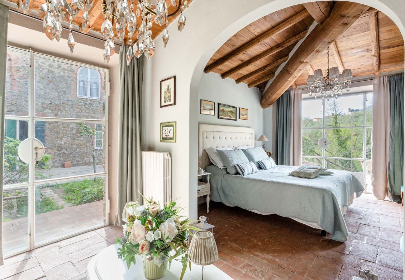 Villa a Capannori - 7 Bedrooms Luxury Farmhouse in LUCCA, Outdoor and Indoor Heated Swimming Pools