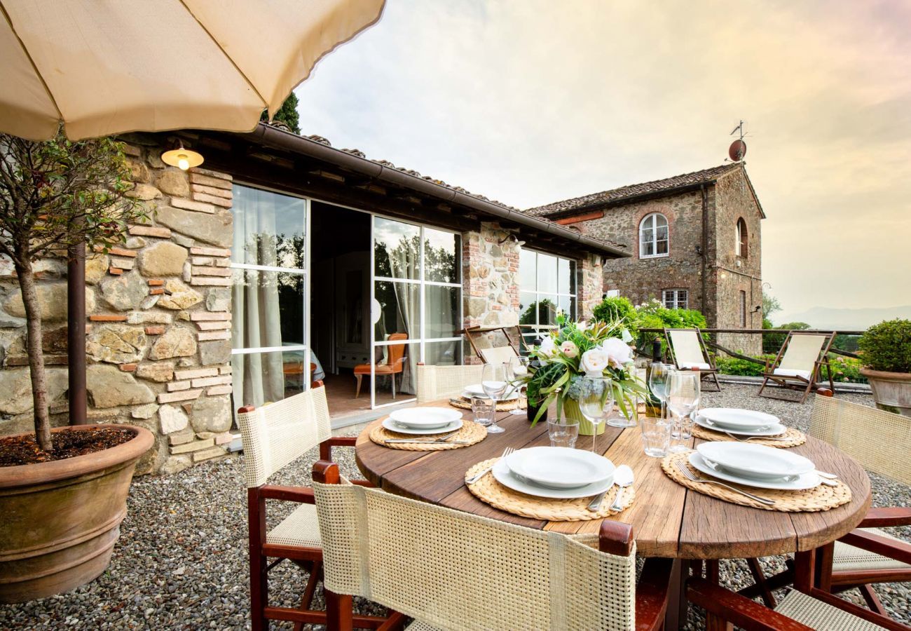 Villa a Capannori - 7 Bedrooms Luxury Farmhouse in LUCCA, Outdoor and Indoor Heated Swimming Pools