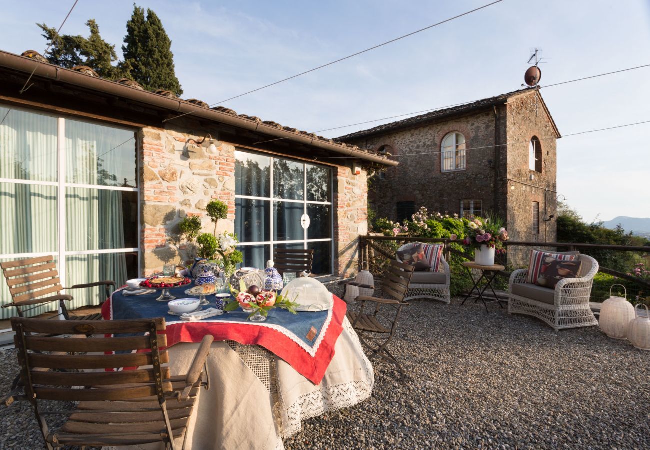 Villa a Capannori - 7 Bedrooms Luxury Farmhouse in LUCCA, Outdoor and Indoor Heated Swimming Pools