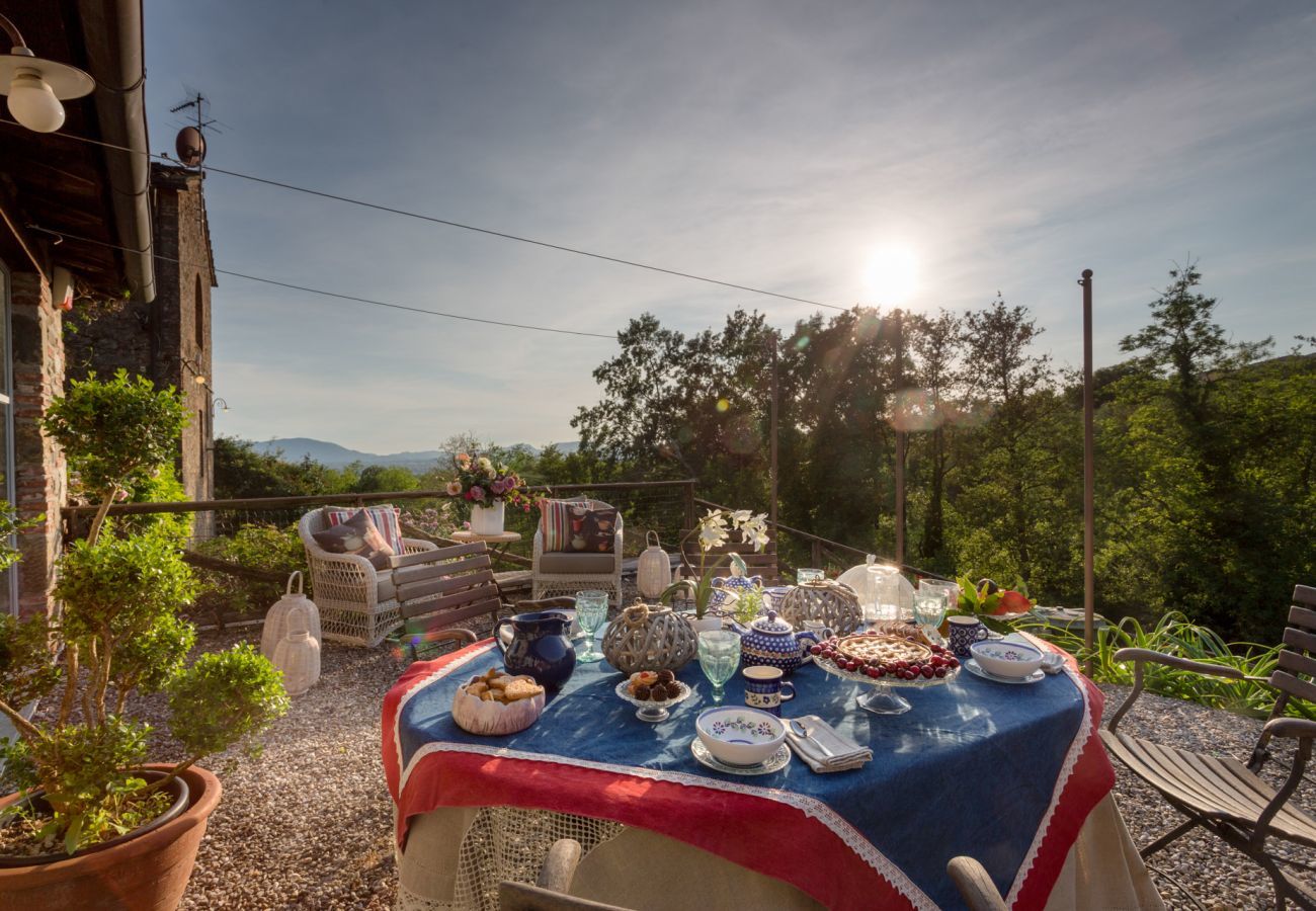 Villa a Capannori - 7 Bedrooms Luxury Farmhouse in LUCCA, Outdoor and Indoor Heated Swimming Pools