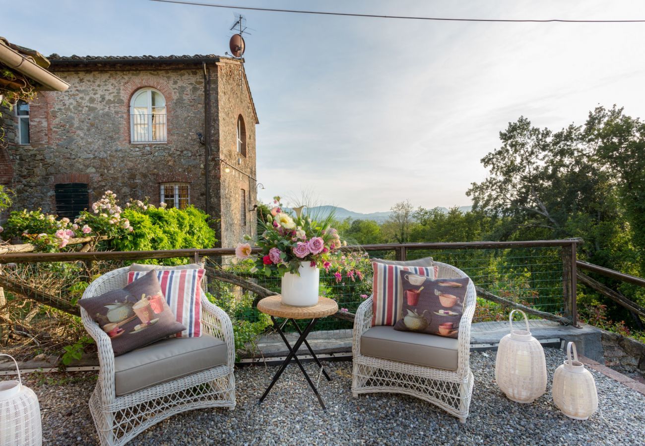 Villa a Capannori - 7 Bedrooms Luxury Farmhouse in LUCCA, Outdoor and Indoor Heated Swimming Pools