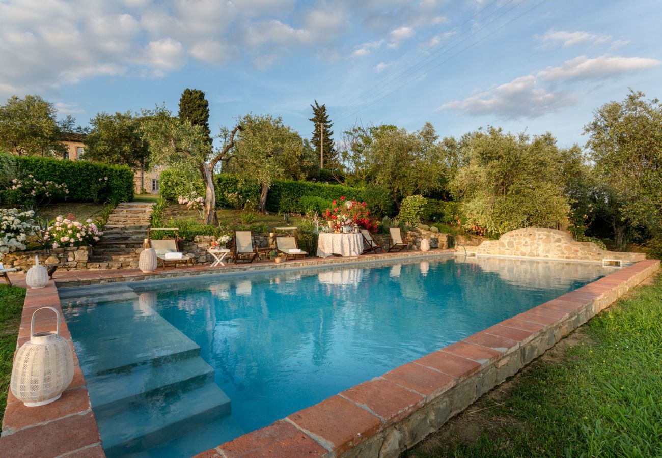 Villa a Capannori - 7 Bedrooms Luxury Farmhouse in LUCCA, Outdoor and Indoor Heated Swimming Pools